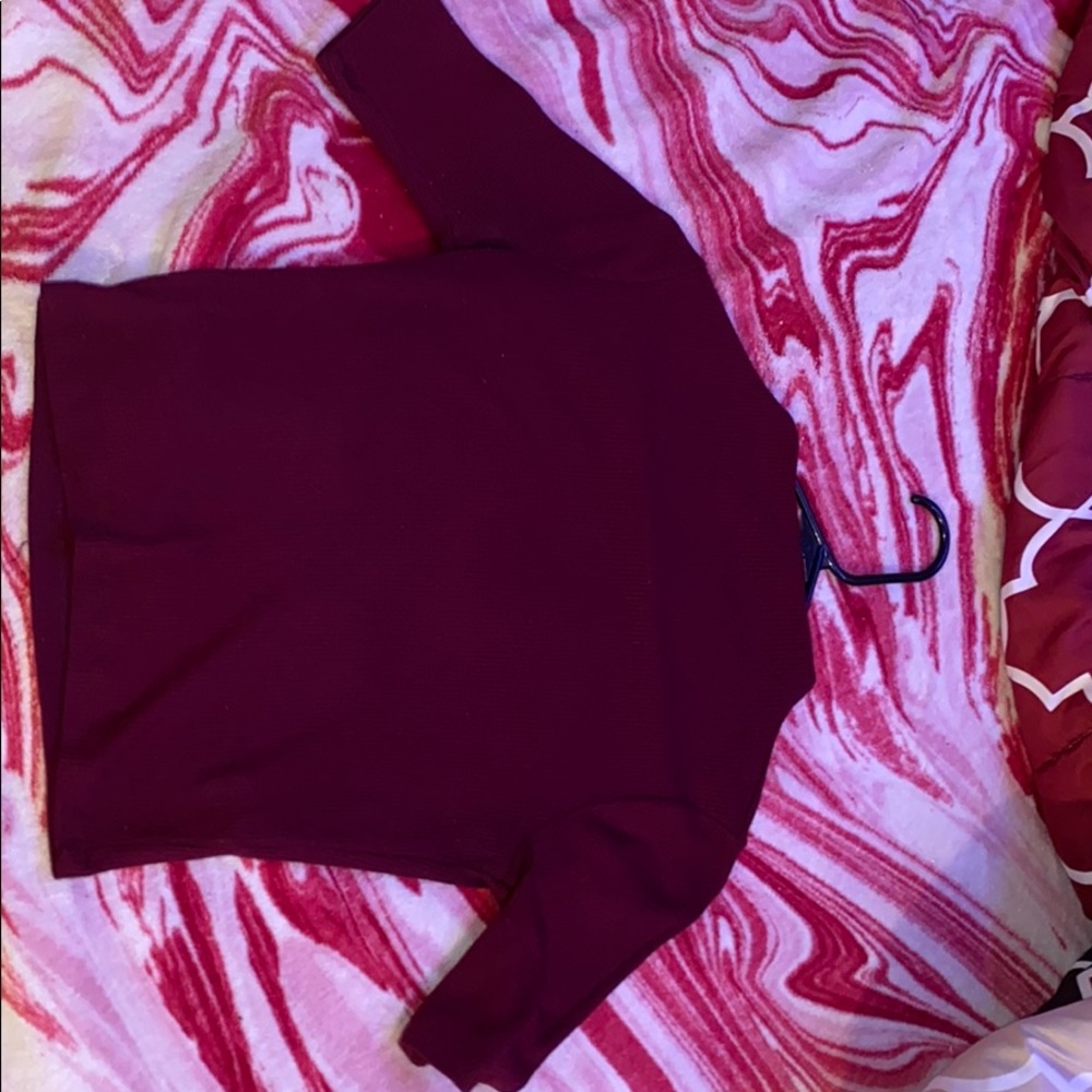 MAROON CROP